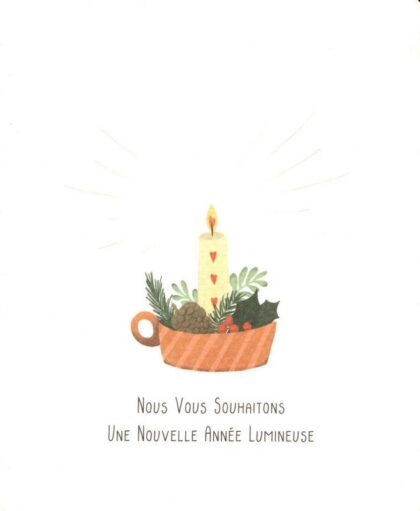 carte postale illustrée par little stories et éditée par mail box représentant un décor de noel et une bougie