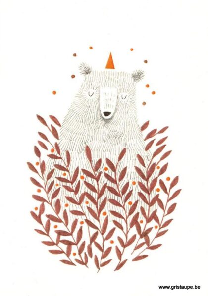 carte postale illustrée par aline tekent et représentant un ours derrière le feuillage