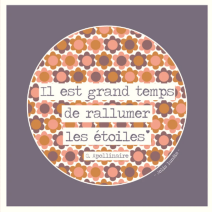 carte postale illustrée par jolis lundis texte: il est grand temps de rallumer les étoiles sur fond bleu foncé