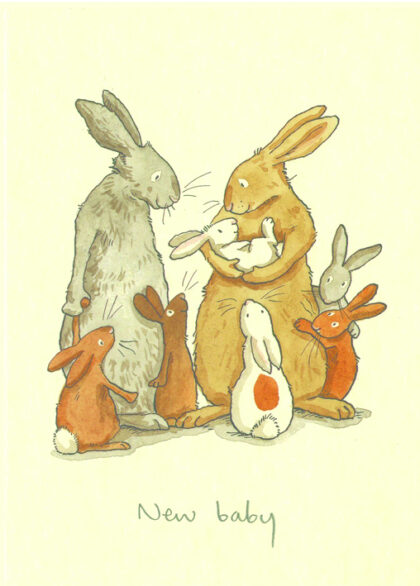 carte postale illustrée par anita jeram et éditée par two bad mice représentant une famille de lapins qui tient un nouveau né