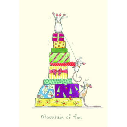 carte postale illustrée par anita jeram et éditée aux éditions two bad mice représentant des souris sur une montagne de cadeaux